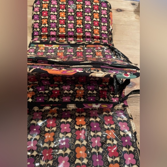 Vera Bradley Floral Paisley Berry Gold Maroon Accessory Makeup Foldover Snap Bag - Picture 7 of 8